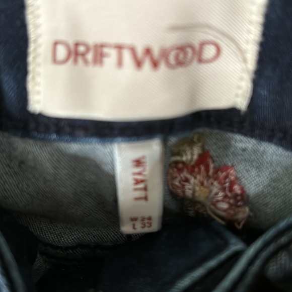 NWOT Driftwood Wyatt embroidered flare jeans. Mid rise Size 24/33 - Picture 8 of 9